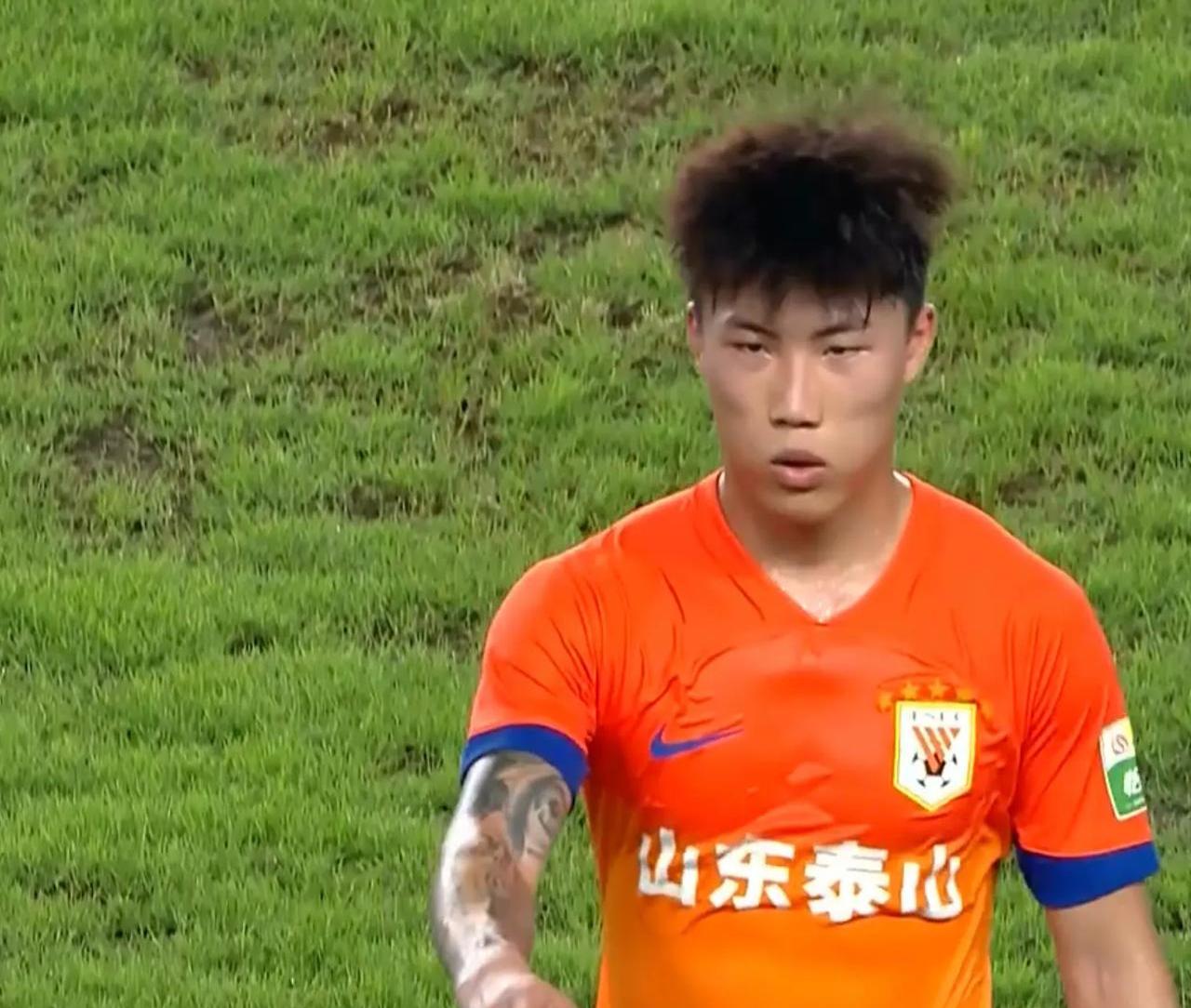浓眉哥迎来五赛季出色发挥，切尔西观众热烈欢呼！的简单介绍